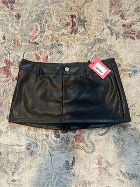 NWT Edikted Micro Skirt Sz Small